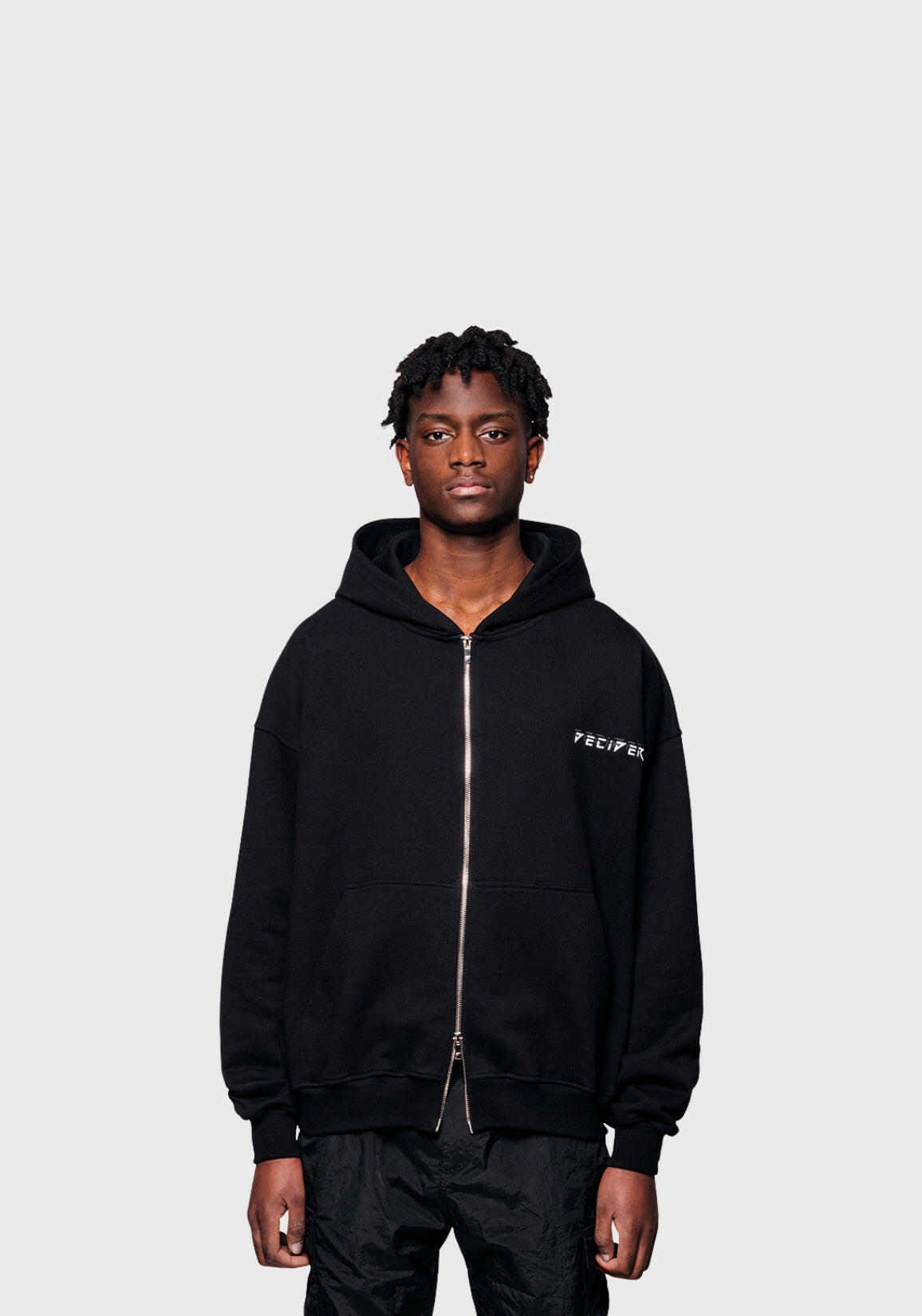 DCDR BASIC BLACK ZIPPER.