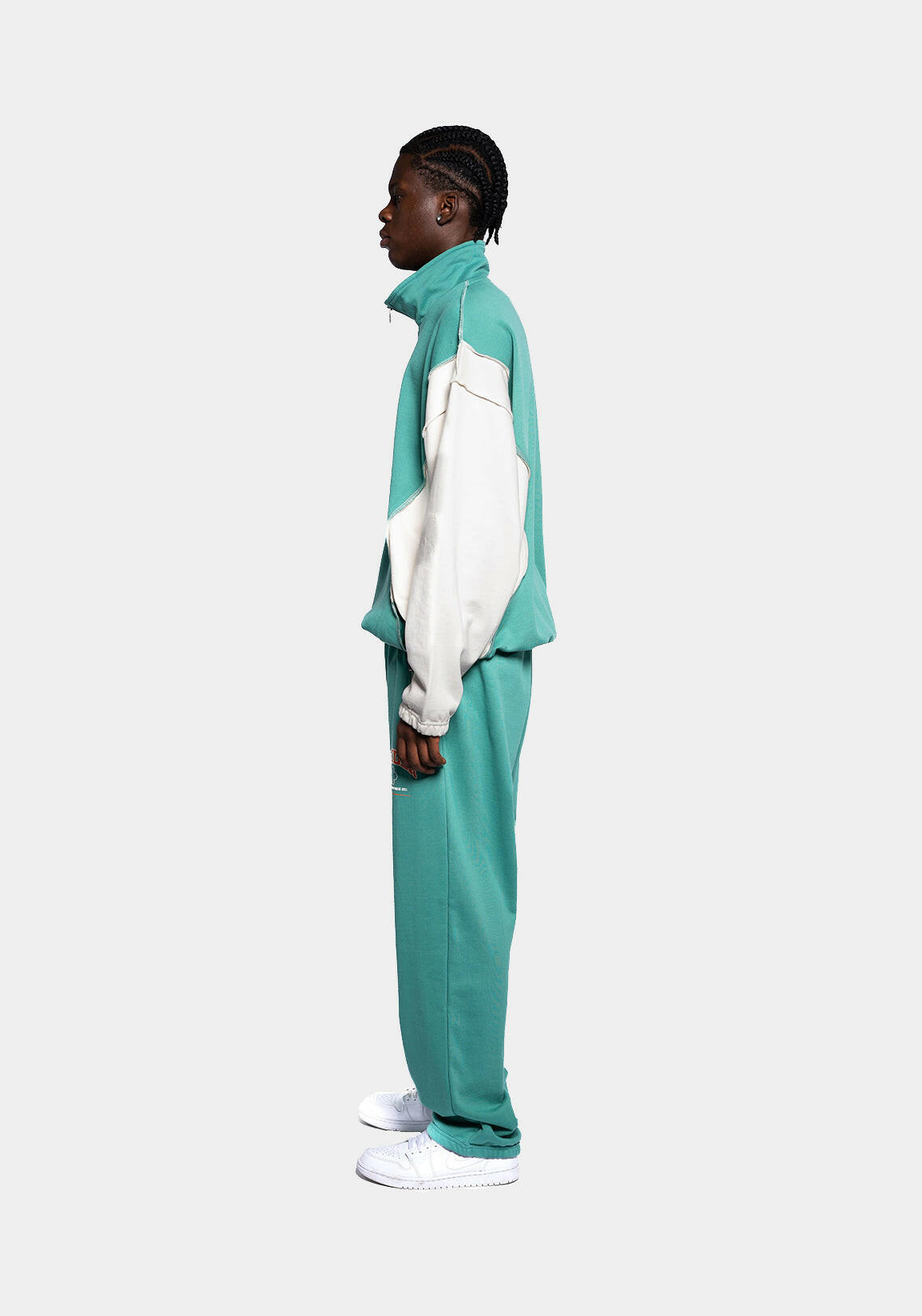 DCDR GREEN ZIP PULLOVER.