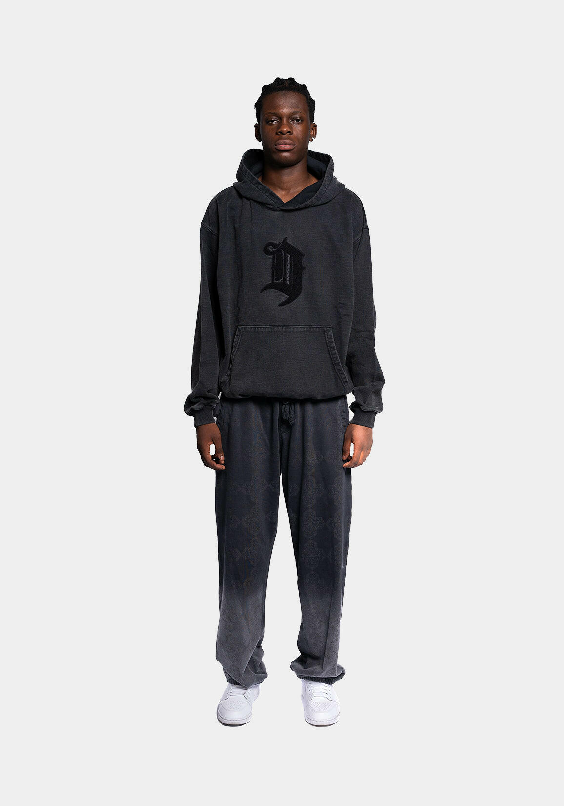 DCDR WASHED BLACK HOODIE.