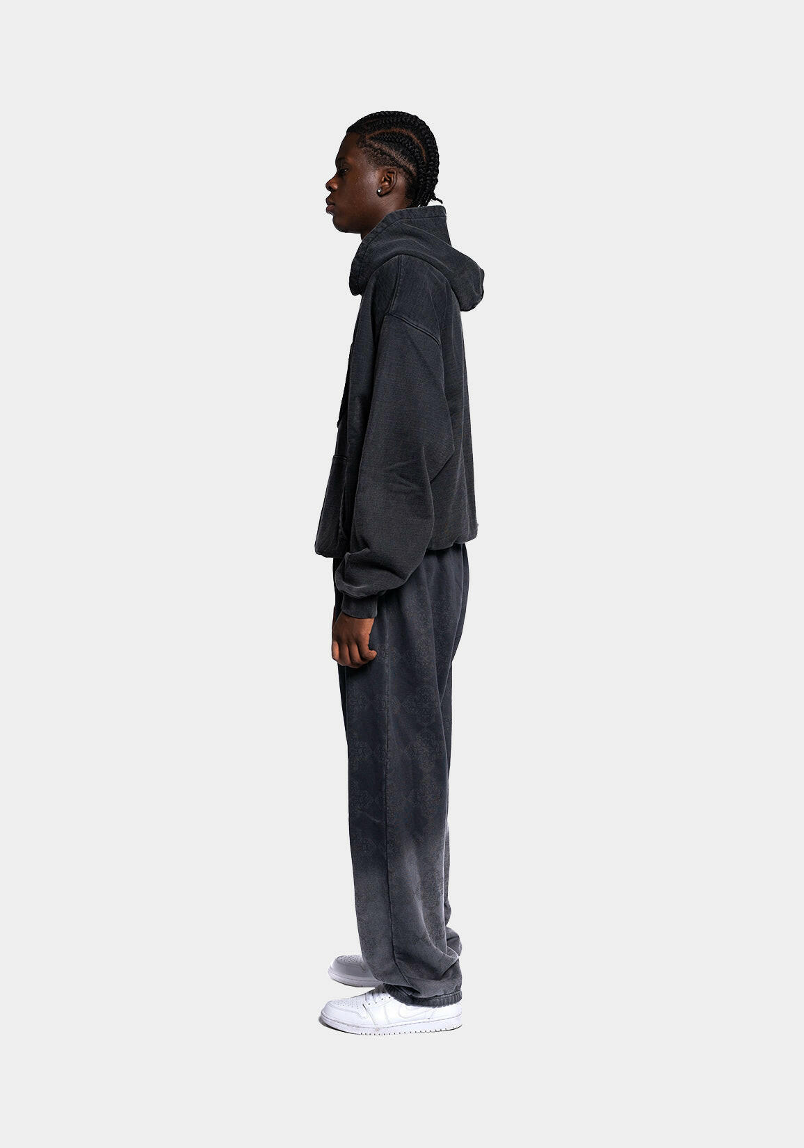 DCDR WASHED BLACK HOODIE.
