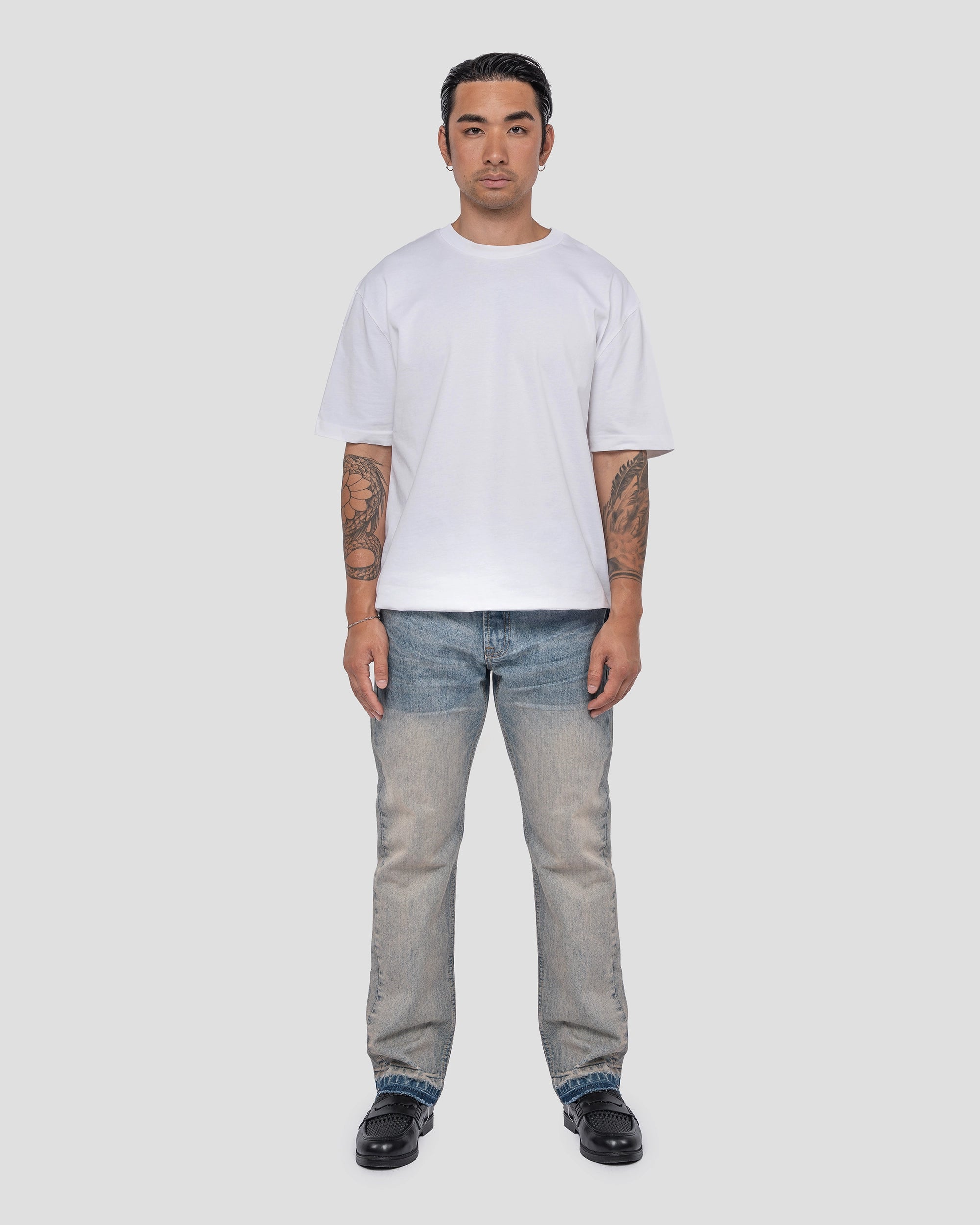 Jeans Vintage Blue mit Raw Cut