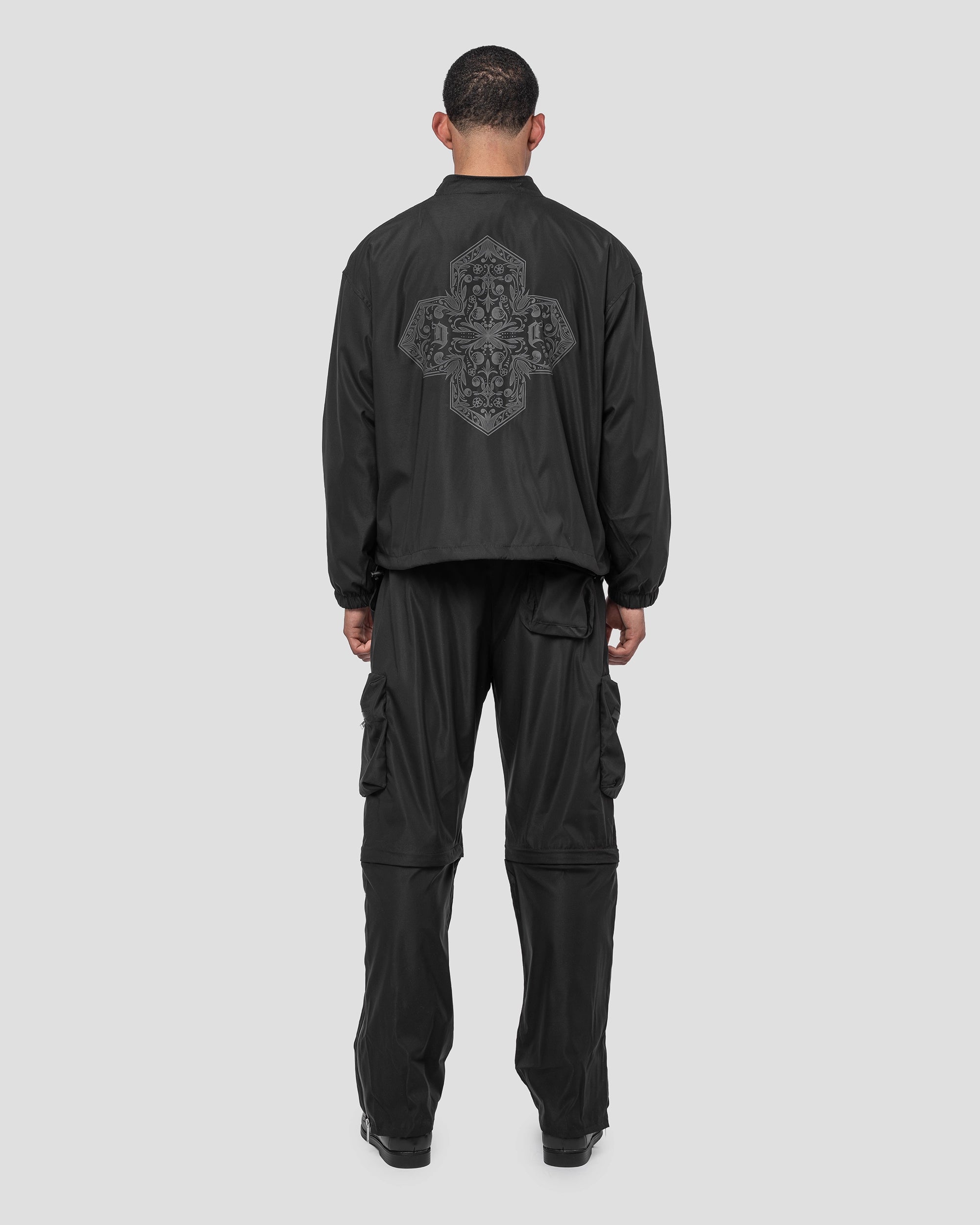 Technische Jacke mit Kreuzprint Schwarz