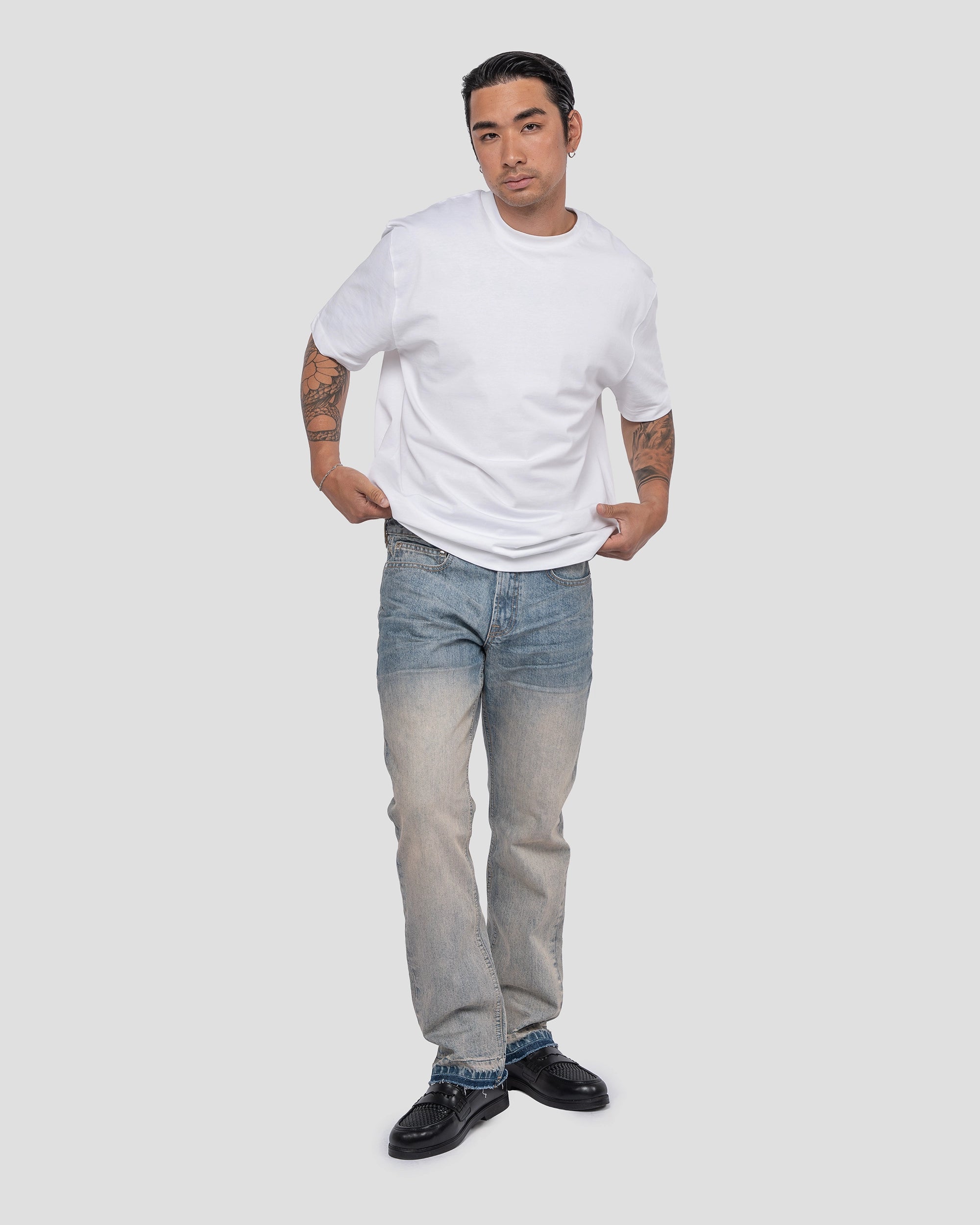 Jeans Vintage Blue mit Raw Cut