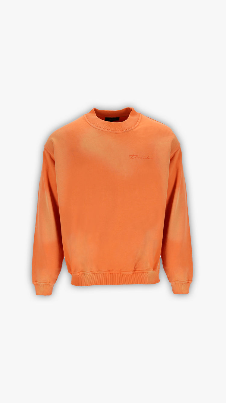 Modisches orangefarbenes Sweatshirt für Damen und Herren von Decider in Oversize-Passform, ohne Kapuze, perfekt für urbane Streetstyles und lässige Outdoor-Aktivitäten.